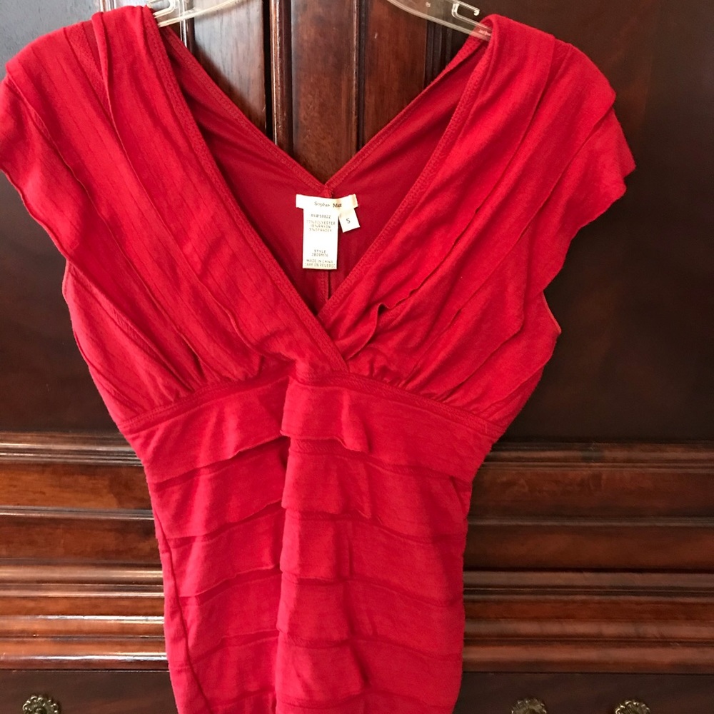 Short sleeve red top